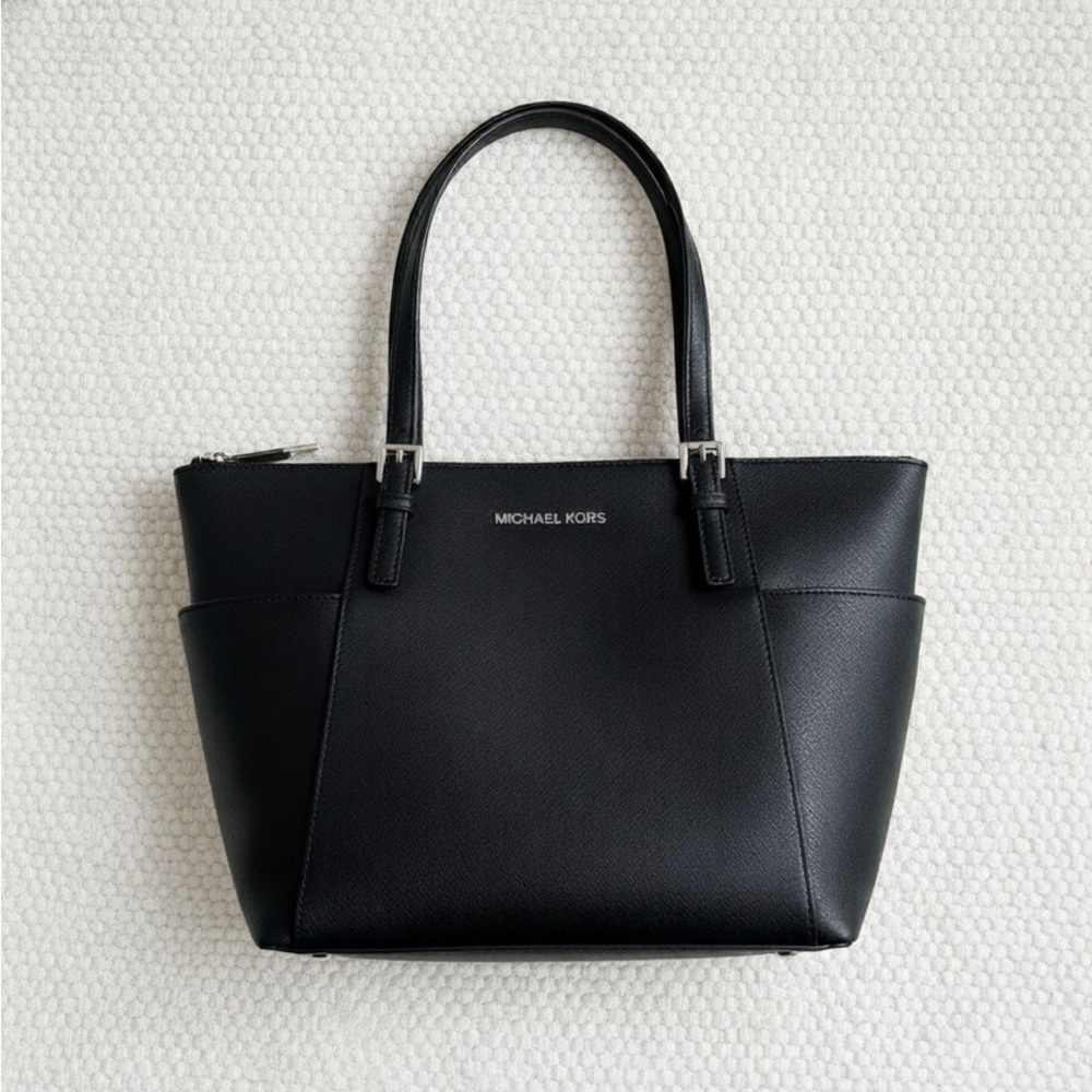 Michael Kors - Black Leather Jet Set Travel Bag